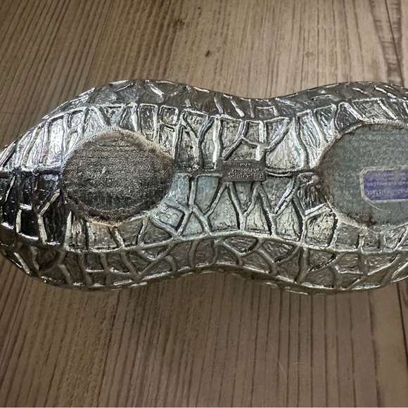 Silver Peanut-Shaped trinket Box - Picture 4 of 4